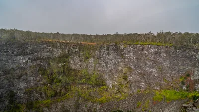 20230407_0116_4x4_hawaii.webp